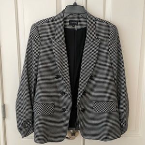 Casual or dressed up, great with a dress or jeans.